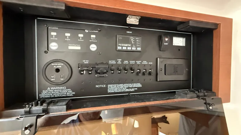 Slide: The Image of Pursuit S 328 Sport 2025 - 55