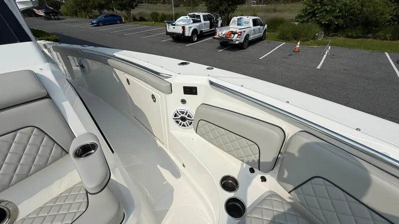 Slide: The Image of Pursuit S 328 Sport 2025 - 62