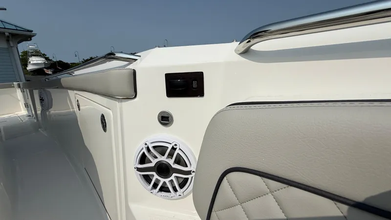 Slide: The Image of Pursuit S 328 Sport 2025 - 63