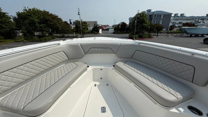 Slide: The Image of Pursuit S 328 Sport 2025 - 64