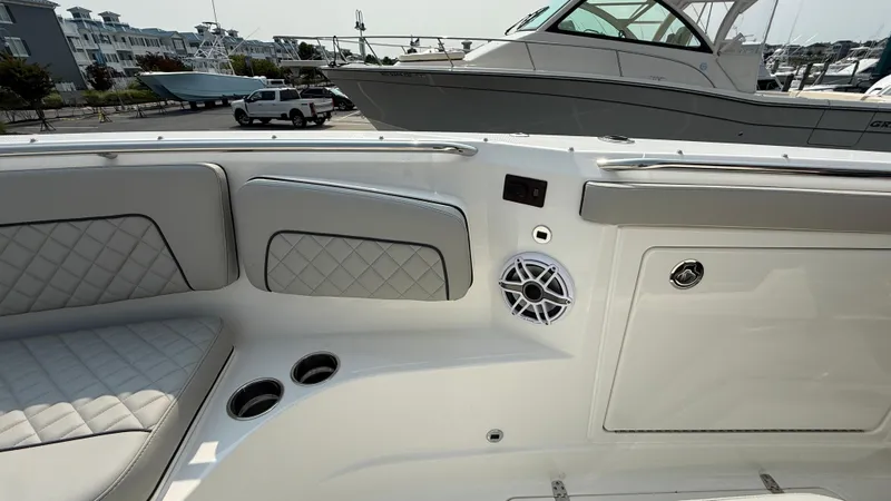 Slide: The Image of Pursuit S 328 Sport 2025 - 65