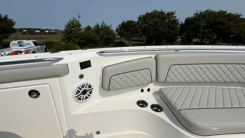 Slide: The Image of Pursuit S 328 Sport 2025 - 66