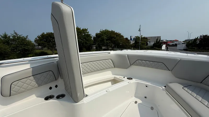 Slide: The Image of Pursuit S 328 Sport 2025 - 68