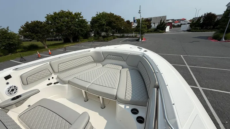 Slide: The Image of Pursuit S 328 Sport 2025 - 79