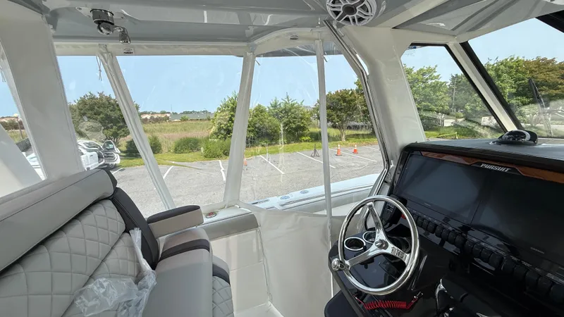 Slide: The Image of Pursuit S 328 Sport 2025 - 84