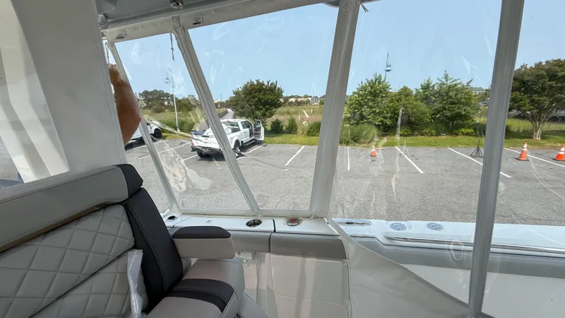 Slide: The Image of Pursuit S 328 Sport 2025 - 85