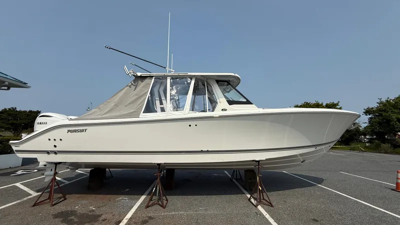 Slide: The Image of Pursuit S 328 Sport 2025 - 87