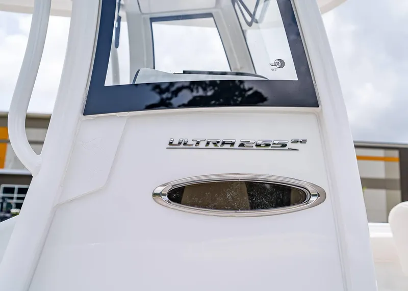 Slide: The Image of Sea Hunt Ultra 265 SE 2026 - 10