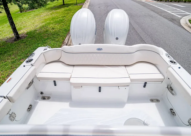 Slide: The Image of Sea Hunt Ultra 265 SE 2026 - 13