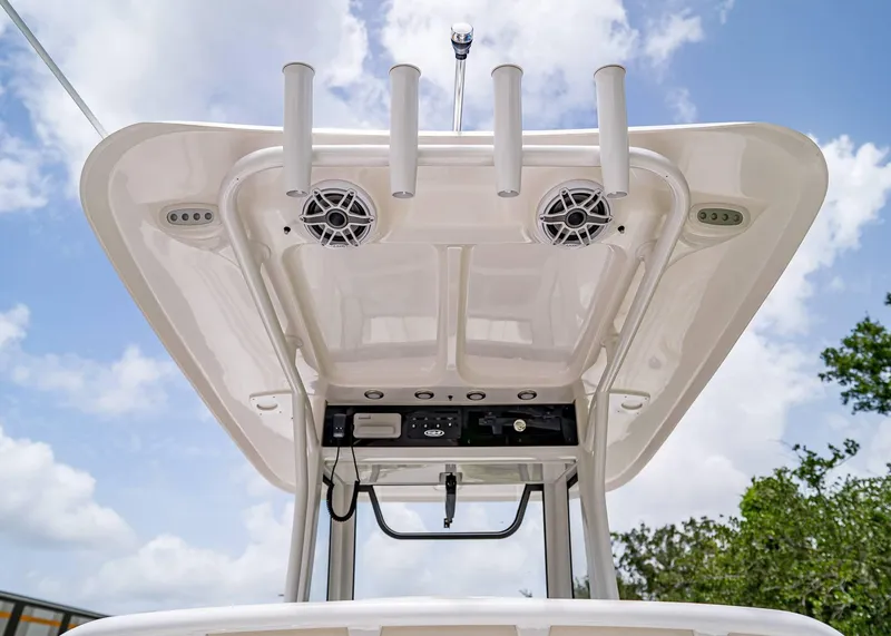 Slide: The Image of Sea Hunt Ultra 265 SE 2026 - 17