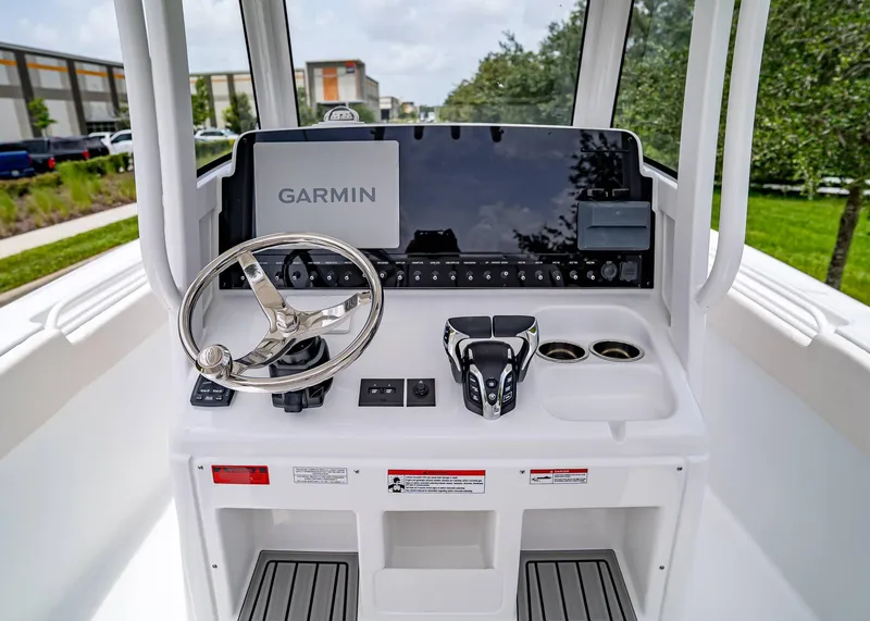 Slide: The Image of Sea Hunt Ultra 265 SE 2026 - 18