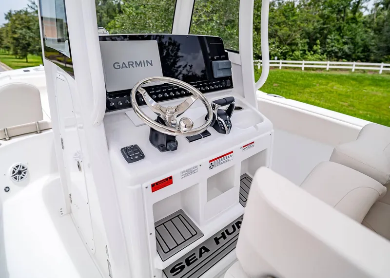 Slide: The Image of Sea Hunt Ultra 265 SE 2026 - 19