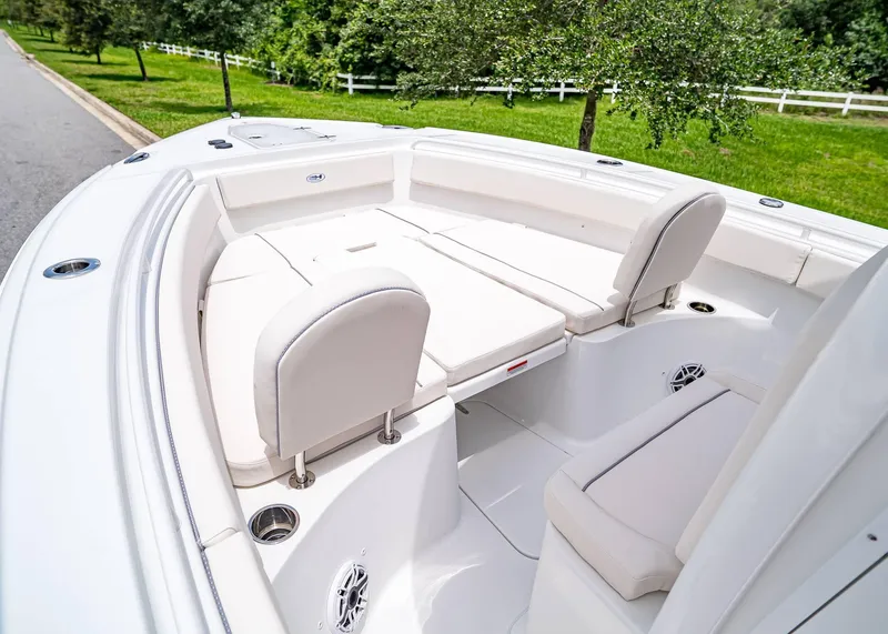 Slide: The Image of Sea Hunt Ultra 265 SE 2026 - 22