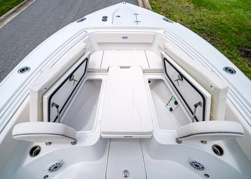 Slide: The Image of Sea Hunt Ultra 265 SE 2026 - 25