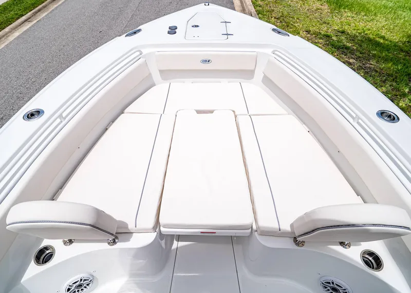 Slide: The Image of Sea Hunt Ultra 265 SE 2026 - 26