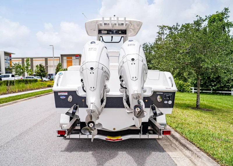 Slide: The Image of Sea Hunt Ultra 265 SE 2026 - 7