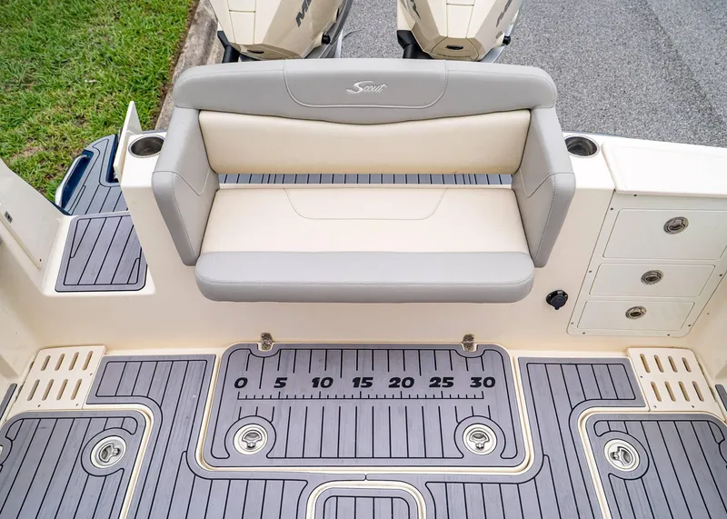 Slide: The Image of Scout 305 LXF 2023 - 10