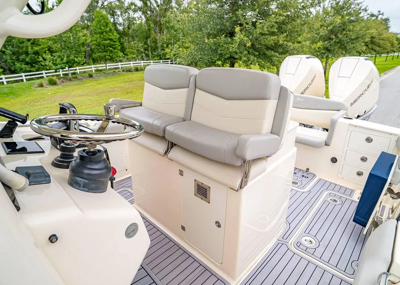 Slide: The Image of Scout 305 LXF 2023 - 17