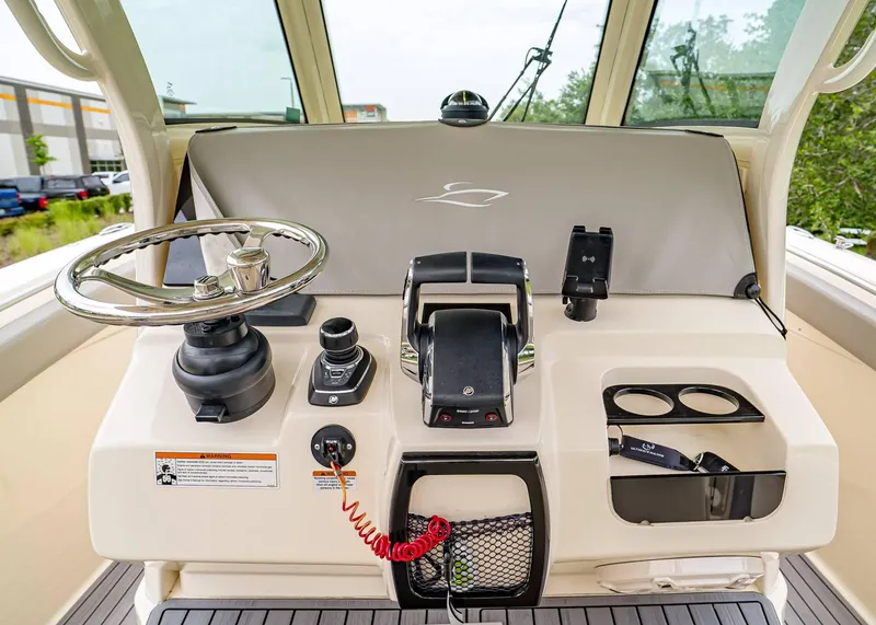 Slide: The Image of Scout 305 LXF 2023 - 18