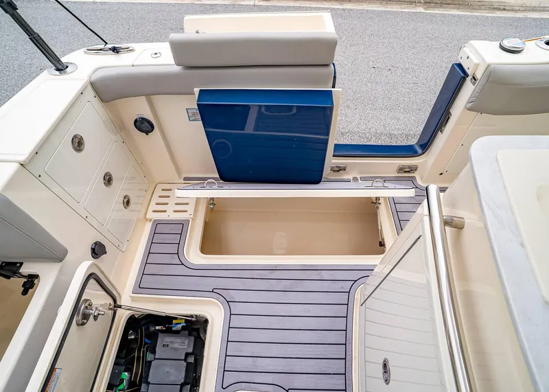 Slide: The Image of Scout 305 LXF 2023 - 23