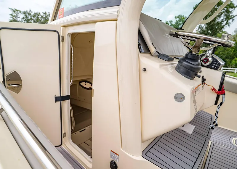 Slide: The Image of Scout 305 LXF 2023 - 26