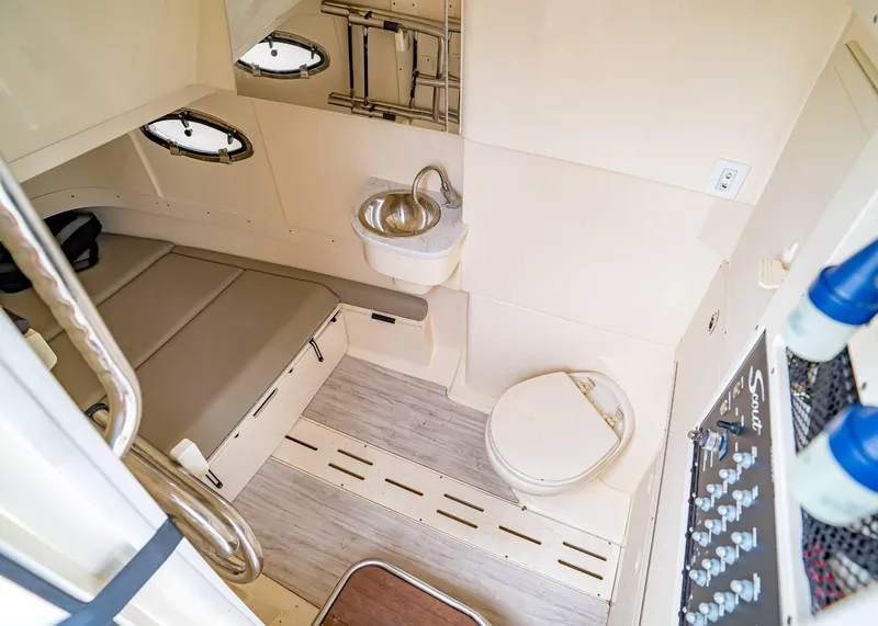 Slide: The Image of Scout 305 LXF 2023 - 27