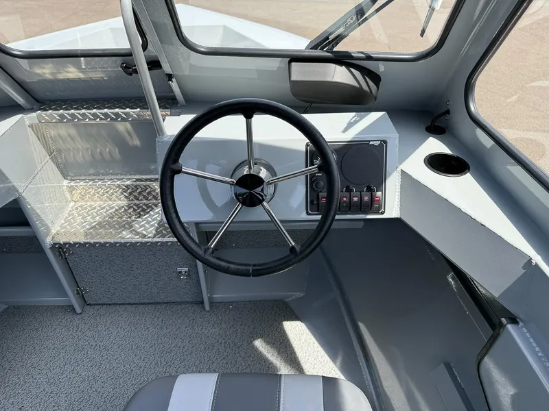 Slide: The Image of Hewescraft 200 ProV ET 2025 - 11