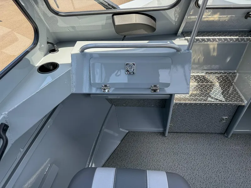 Slide: The Image of Hewescraft 200 ProV ET 2025 - 12