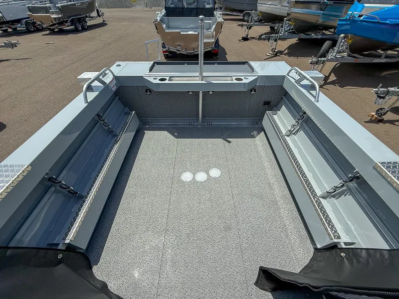 Slide: The Image of Hewescraft 200 ProV ET 2025 - 16