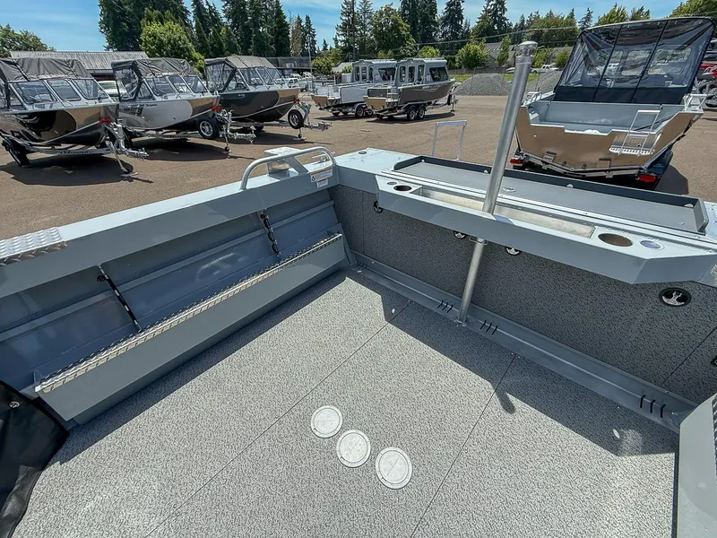 Slide: The Image of Hewescraft 200 ProV ET 2025 - 18