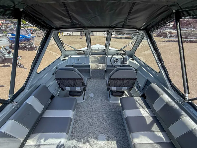 Slide: The Image of Hewescraft 200 ProV ET 2025 - 8