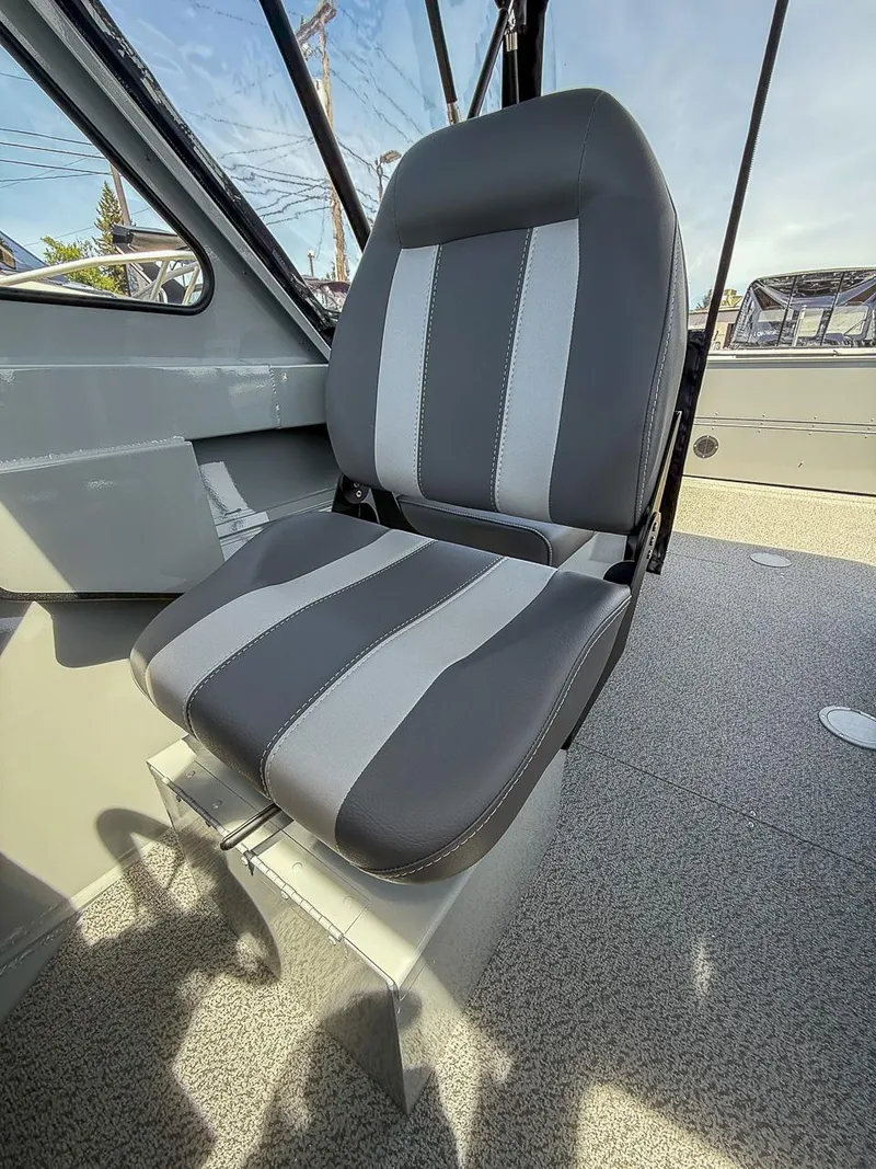 Slide: The Image of Hewescraft 200 ProV 2025 - 12