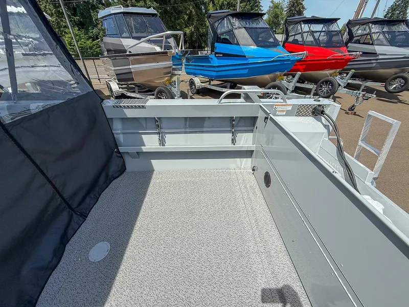 Slide: The Image of Hewescraft 200 ProV 2025 - 18