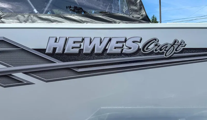 Slide: The Image of Hewescraft 200 ProV 2025 - 21