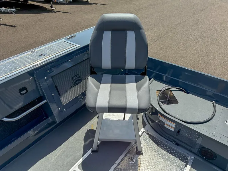 Slide: The Image of Hewescraft 220 Pioneer 2026 - 13