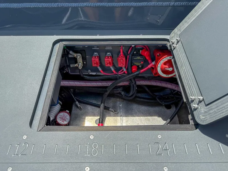 Slide: The Image of Hewescraft 220 Pioneer 2026 - 20