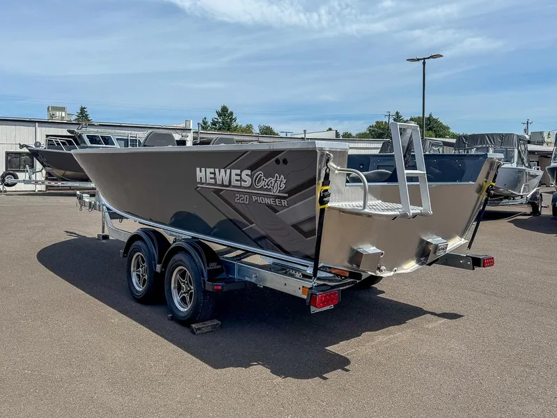 Slide: The Image of Hewescraft 220 Pioneer 2026 - 5