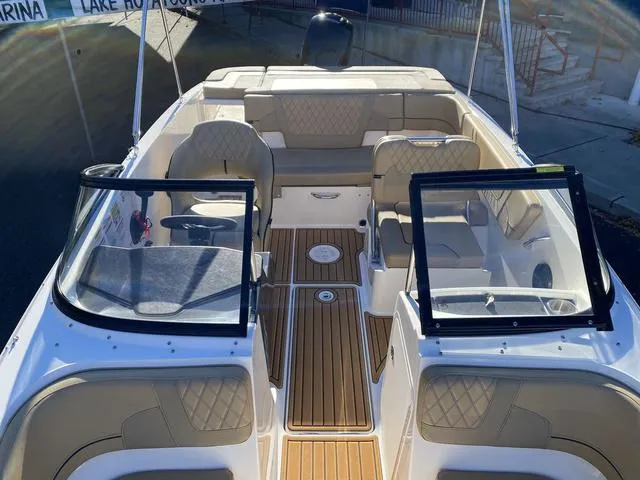 Slide: The Image of Bayliner VR5 Bowrider OB 2025 - 11