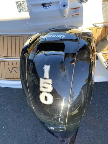 Slide: The Image of Bayliner VR5 Bowrider OB 2025 - 15