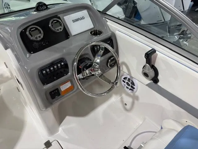 Slide: The Image of Robalo R207 Dual Console 2025 - 5