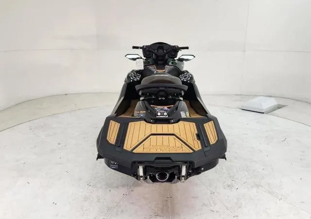 Slide: The Image of Kawasaki Ultra 160 2025 - 8