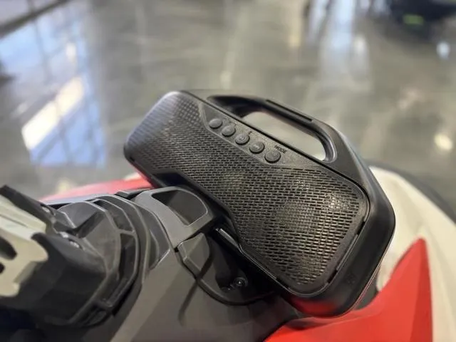 Slide: The Image of Sea-Doo Spark Trixx for 3 2025 - 13
