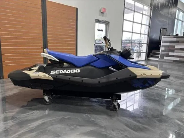 The Image of Sea-Doo Spark Trixx for 3 2025 - 1