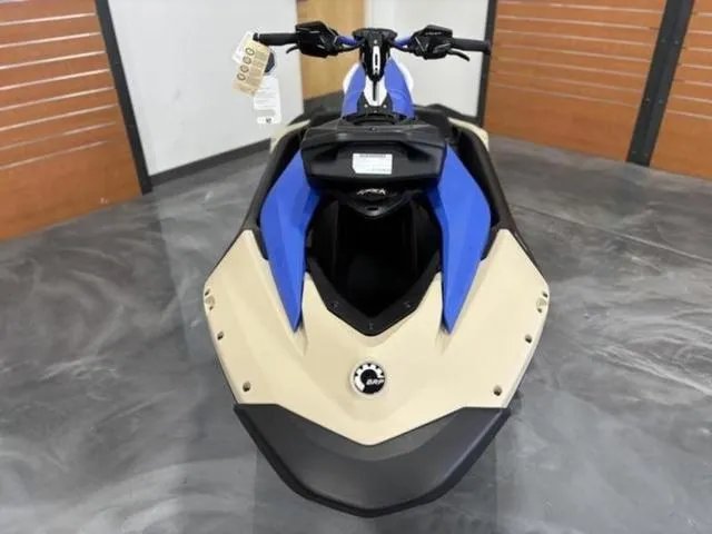 Slide: The Image of Sea-Doo Spark Trixx for 3 2025 - 4