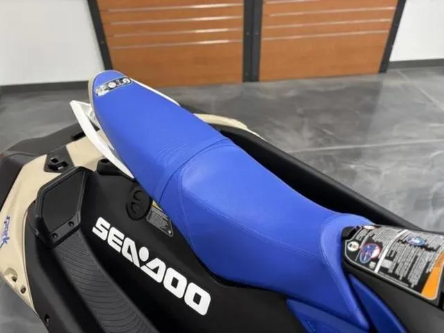 Slide: The Image of Sea-Doo Spark Trixx for 3 2025 - 9