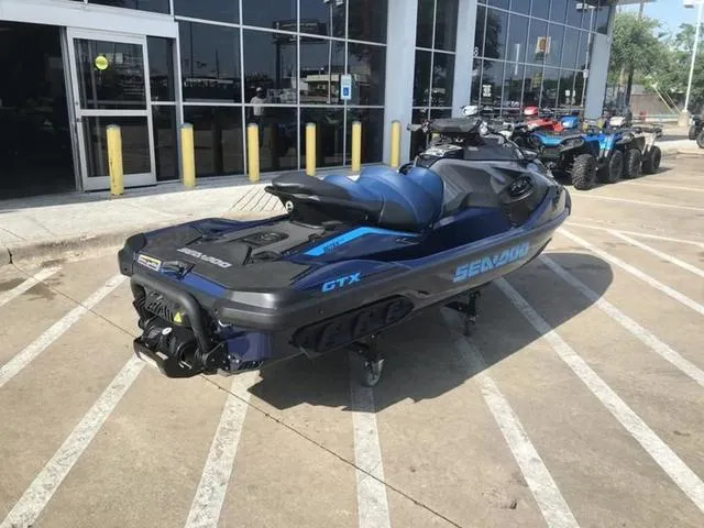 Slide: The Image of Sea-Doo GTX 170 2025 - 10