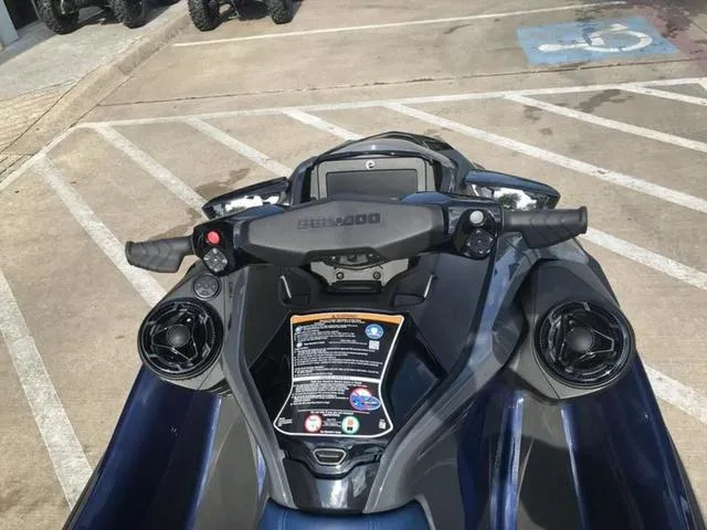Slide: The Image of Sea-Doo GTX 170 2025 - 16