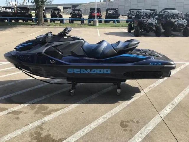 Slide: The Image of Sea-Doo GTX 170 2025 - 7