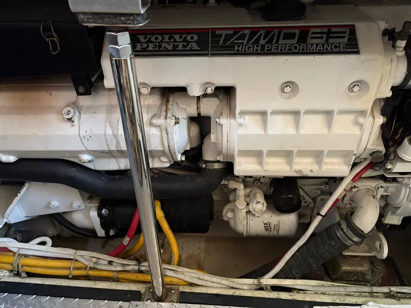 Slide: The Image of Volvo Penta TAMD 63 engine in a 2005 Carver 44 CPMY yacht. - 32