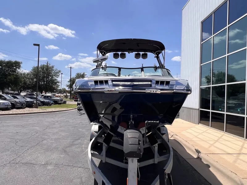 Slide: The Image of MasterCraft XStar S 2022 - 10